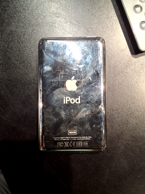 Apple iPod + Klipsch speaker